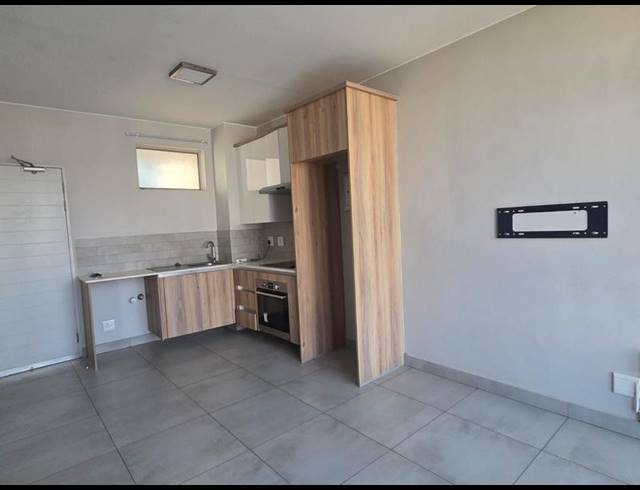 1 BEDROOM PROPERTY TO RENT IN SHERE